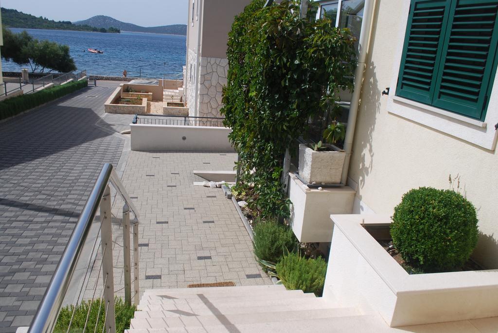 Apartments Villa Lili Lovetovo Vodice Dış mekan fotoğraf